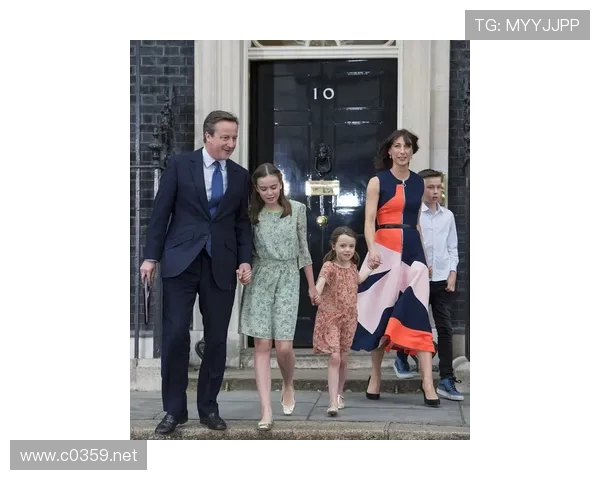 霍伊伦家人乐见德国青睐，滕哈赫或成新焦点